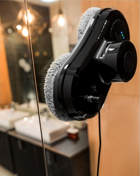 НОВ Автоматичен робот за почистване на плоски повърхности Aquamenti