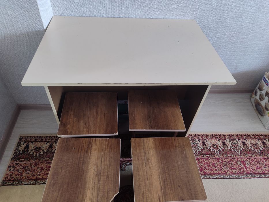 Продам стол со стульями