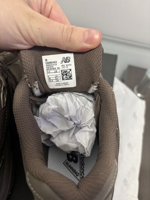 New Balance 9060 maro