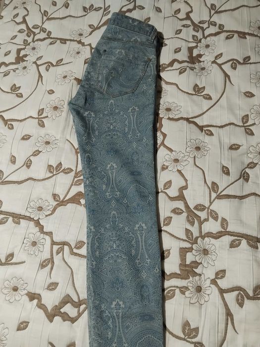 Дънки на Stradivarius