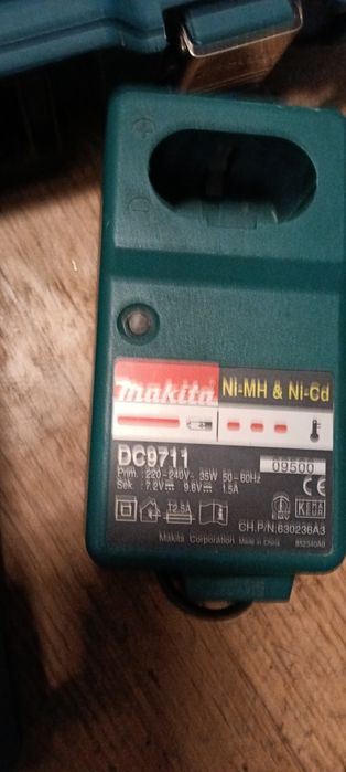 Продавам акумулаторни бормашини макита,куфар,зарядни