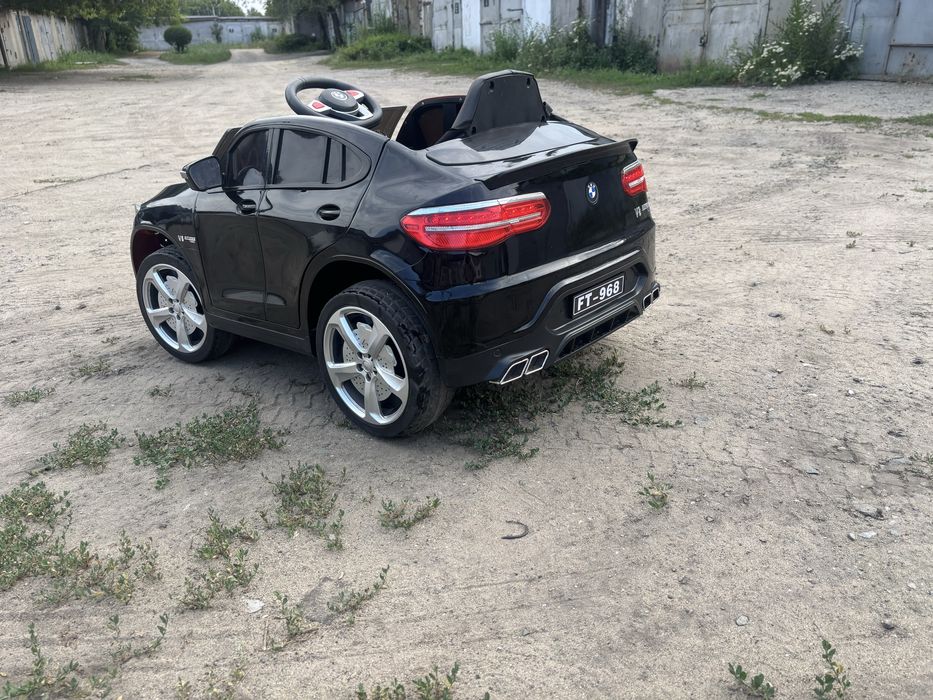 Продам машинку на пульт управление.