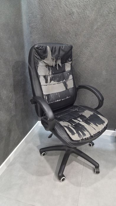 Подарявам стол          .