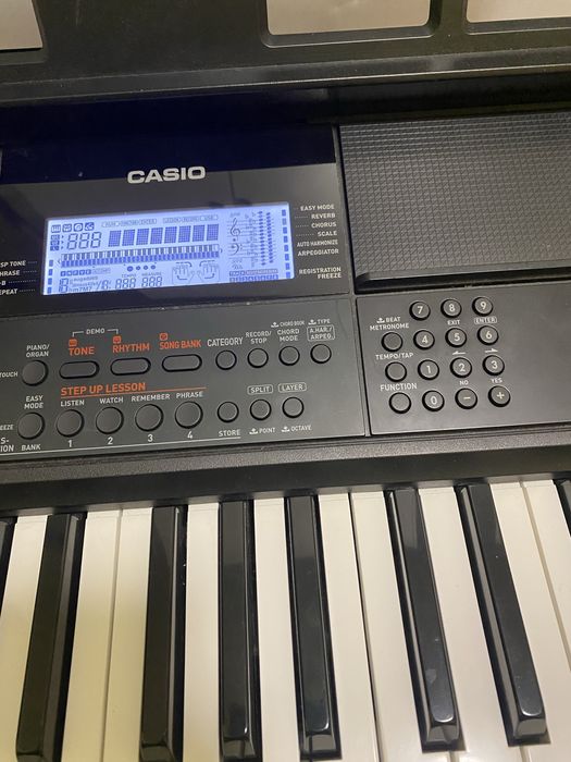 Orga Casio CT-X700