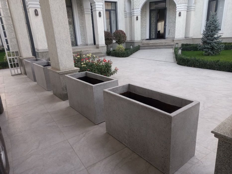 Скамейки и вазы высокого качества