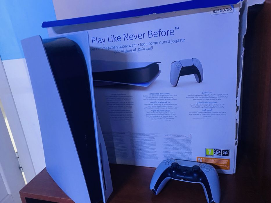 Продается PS 5 (4 штука ) с 12 джостиками