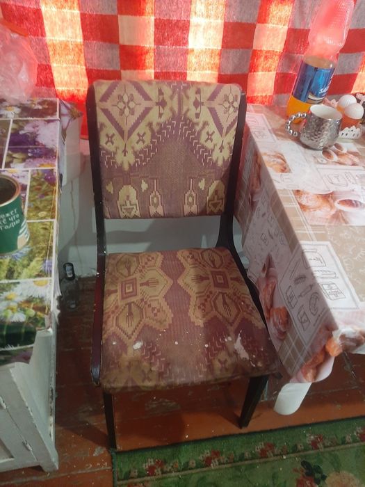 Продам СССР стол 15000стулья в подарок