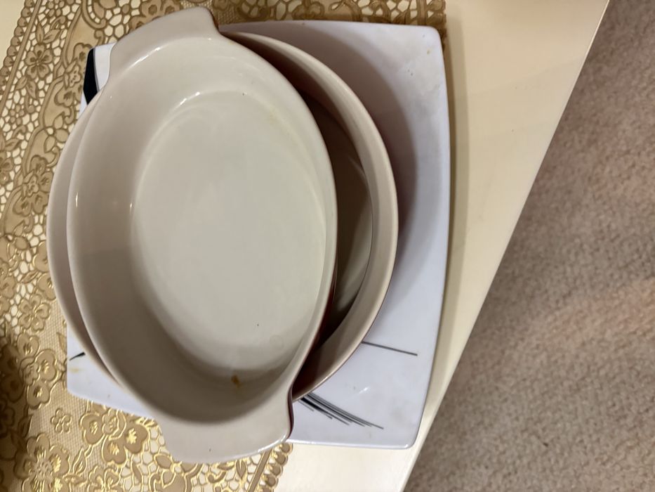 Отдам срочно посуду