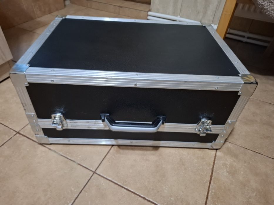 Case/rack/valiza/cutie/geanta transport
