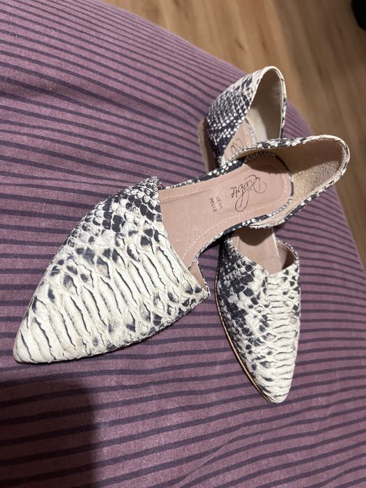 Продават се балерини