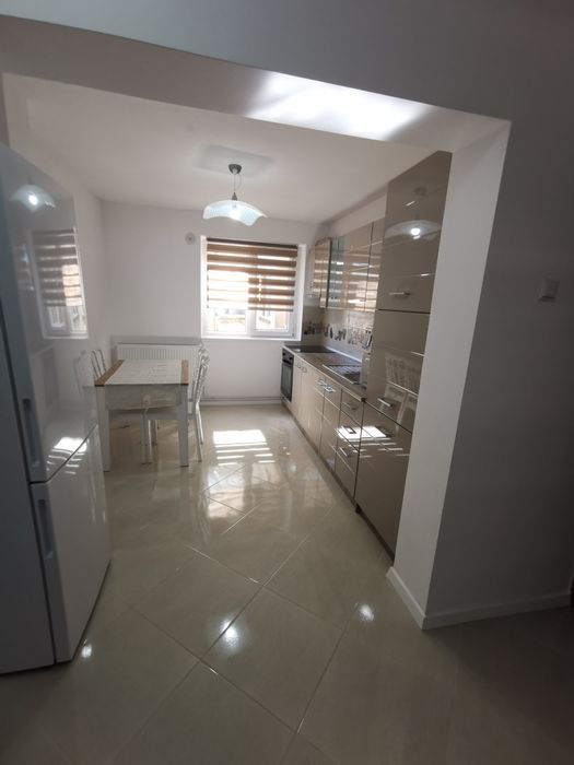 Chirie apartament 3 camere
