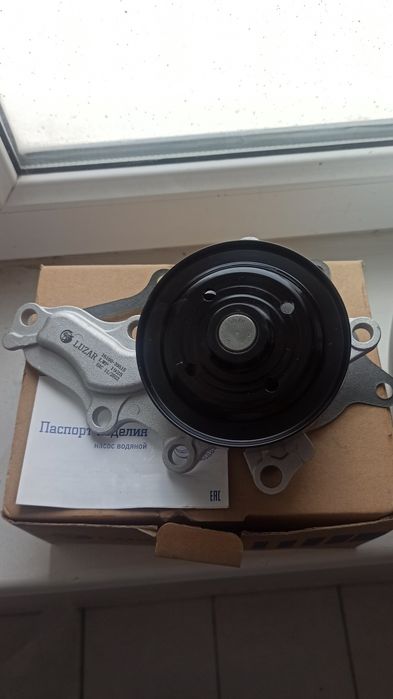 Продам водяной насос (помпа)