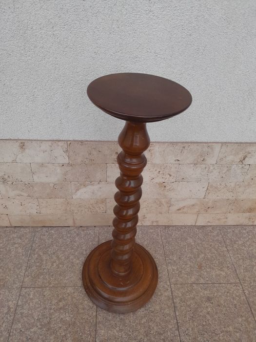 Piedestal vintage din lemn,  H 83 cm.