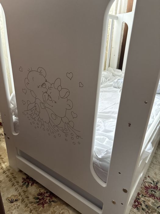 Pătuț pentru bebe cu saltea de bambus, baldachin si perne de protectie