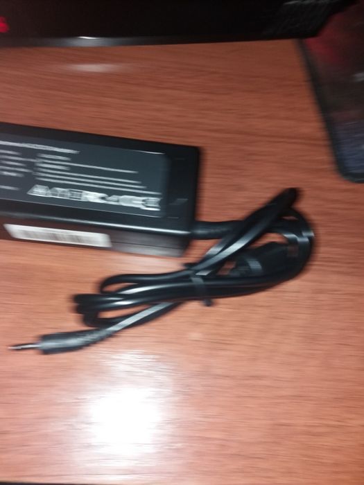 Блок питание на ноутбуков 19v разные