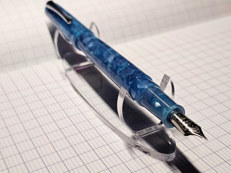 Stilou PenBBS 491 acrilic, penita Fine, convertor cerneala