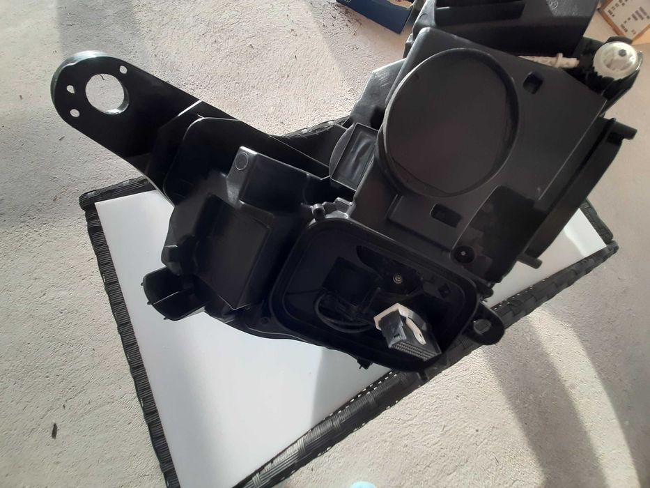 Продавам фарове за Mercedes W213  MULTIBIIM