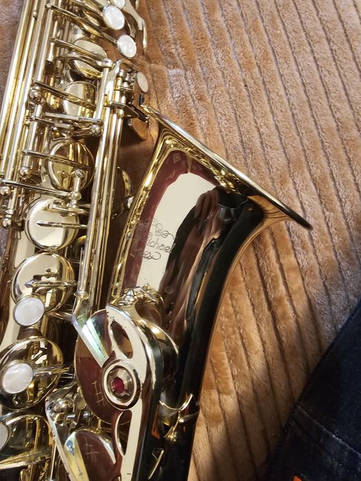 Saxofon alto Mi bemol J. Michael