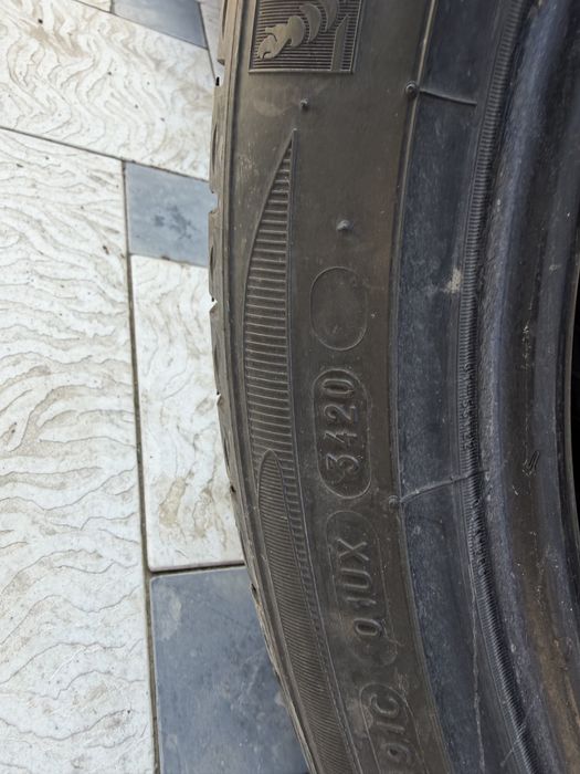 245/40/19 комплект