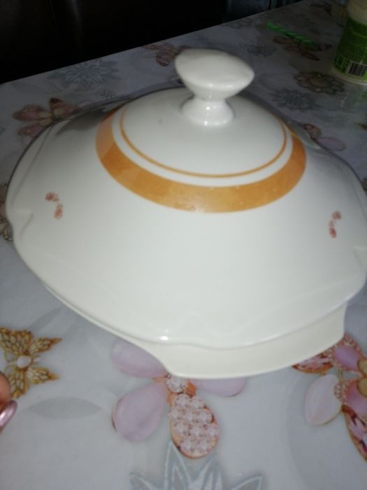 Супница фарфоровая