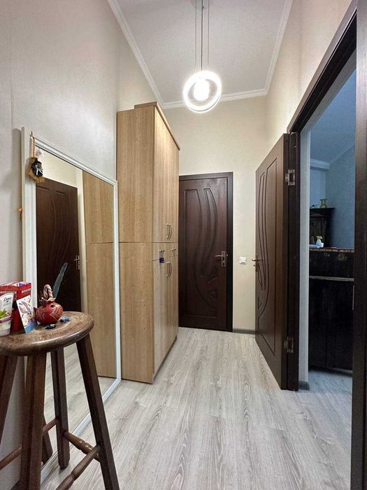 (Добрый) Шастри, 41 м², 1/4/4, Высокопотолочная квартира