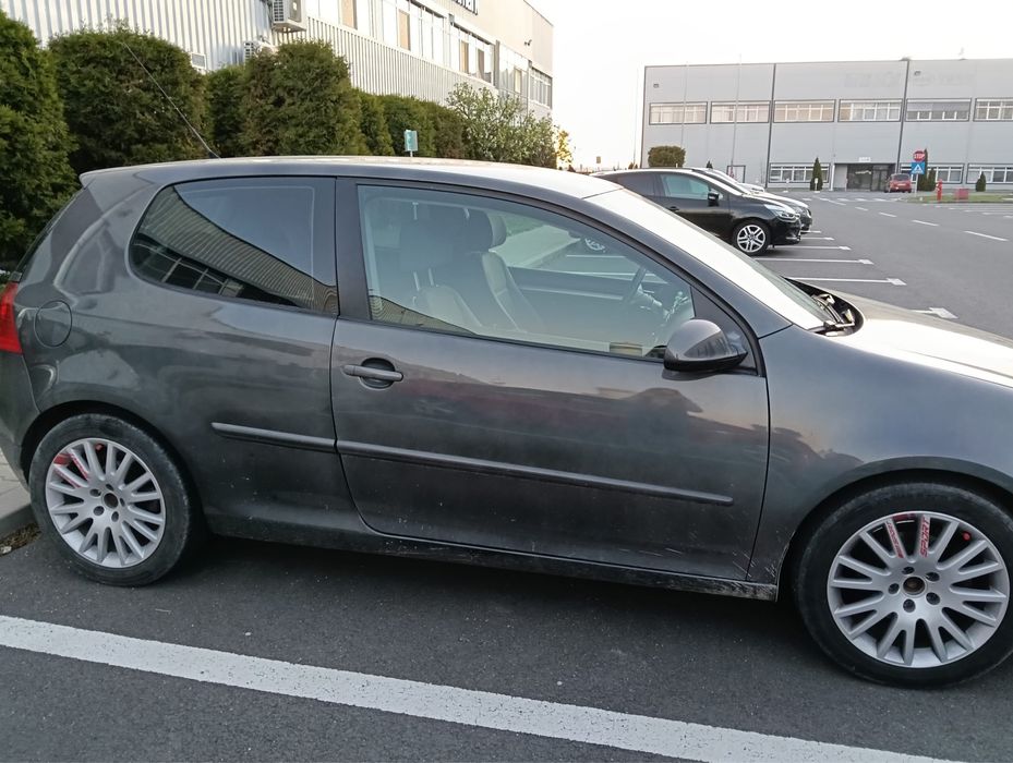 Golf 5 automat,diesel 1900cc,ac,scaune incalzite stare f buna.