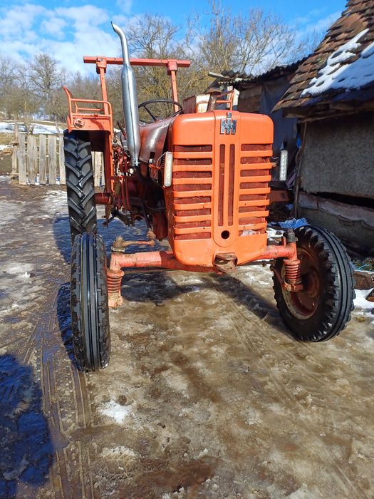 Vând tractor  Mc cormick