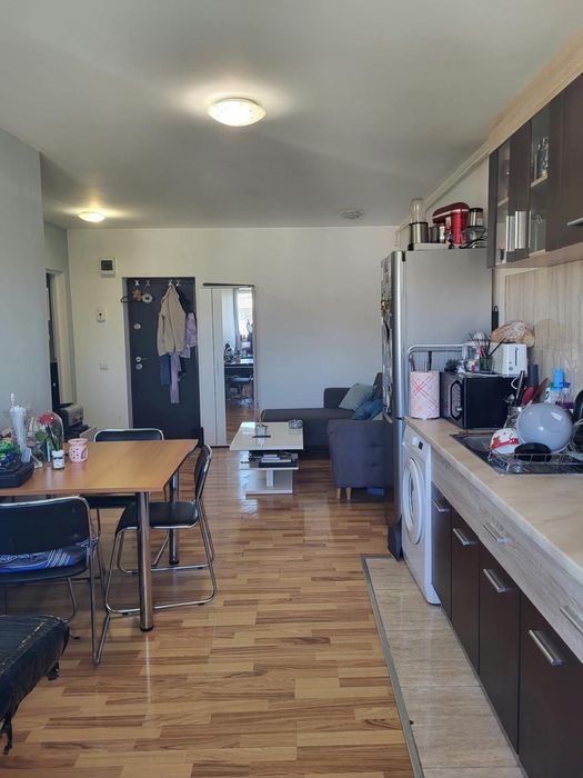 Vand apartament cu 2 camere