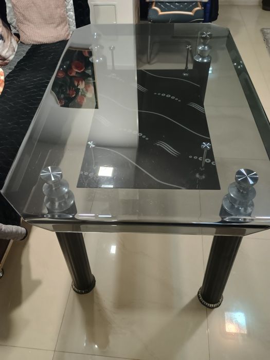 Vând Masa de bucătărie din sticlă 130/80