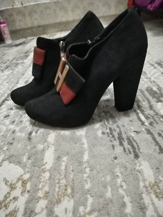 Продаётся туфли замшевые размера 37.38