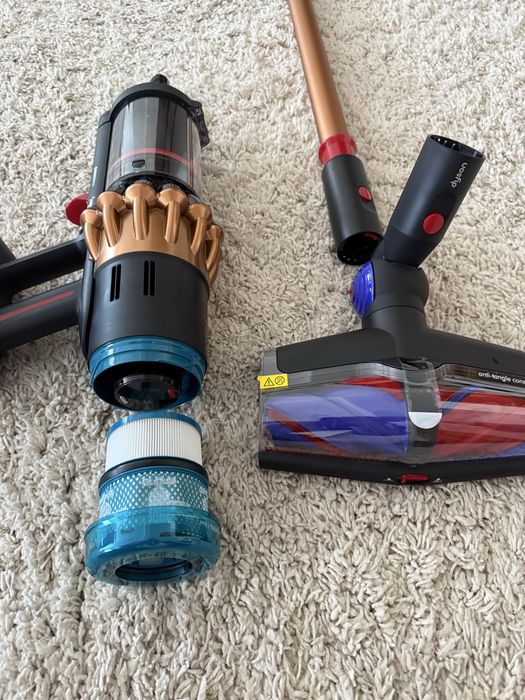 Aspirator vertical fara fir Dyson v16 Piston animal nou ,nefolosit