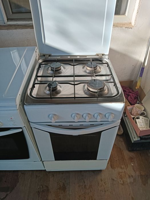 Продам газ плиту