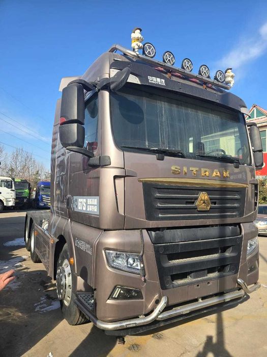 новый Sinotruk Sitrak C7