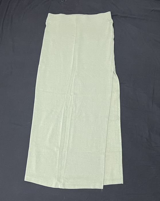 Къси панталонки, дълга риза,тип туника и пола с цепка