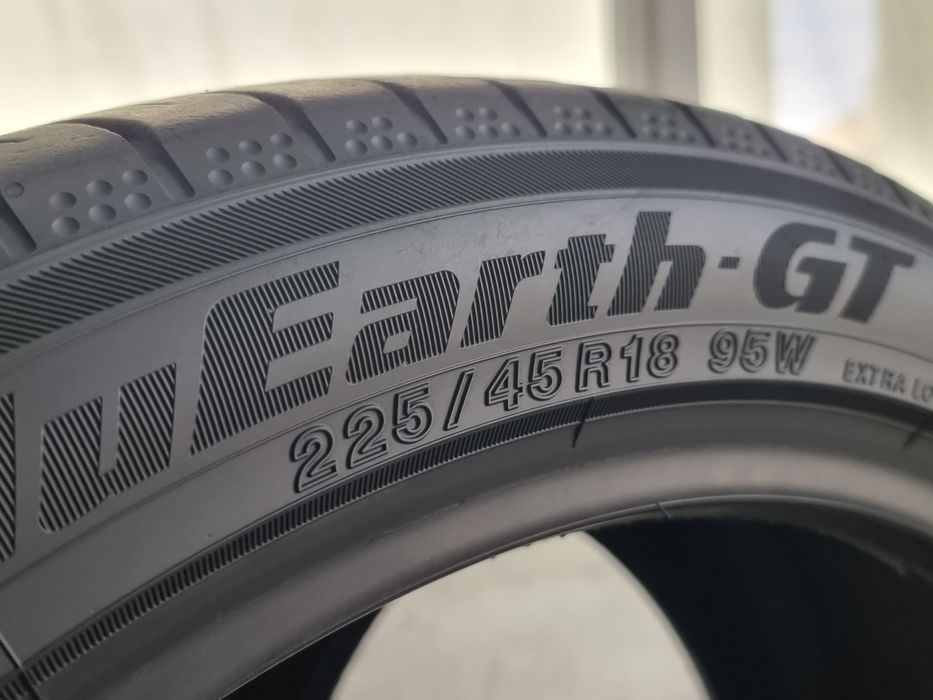 "Dot23" 225/45/18 Yokohama 2Броя: 110€ 6мм