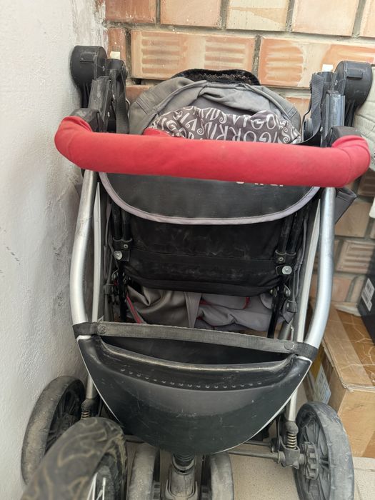 Коляска сатылады.