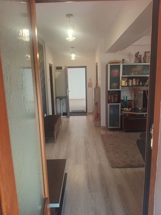 Apartament 2 camere, piața Traian(Vaslui),bloc 2020, etaj 3/4, 61 mp utili+ boxa 8mp.