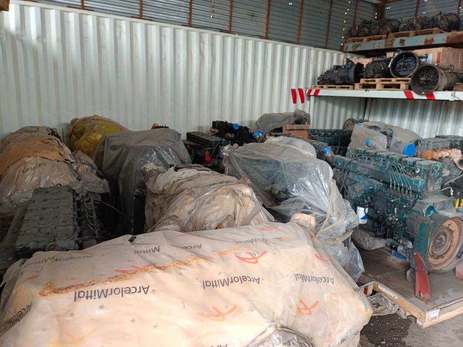 Двигатели и коробки передач под ремонт HOWO