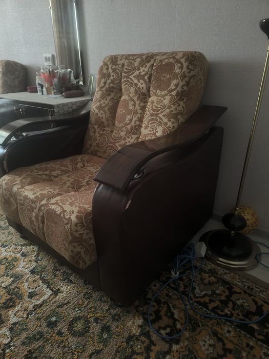 Мягкая мебель диван раскладной и два кресла