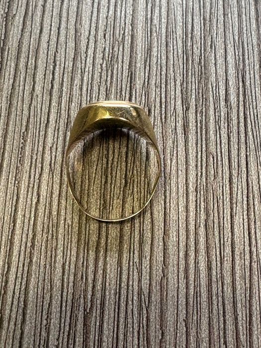 Златен мъжки пръстен