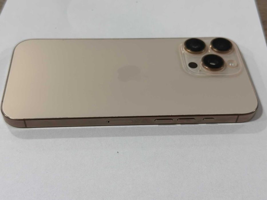 iPhone 16 Pro Max 100% Battery