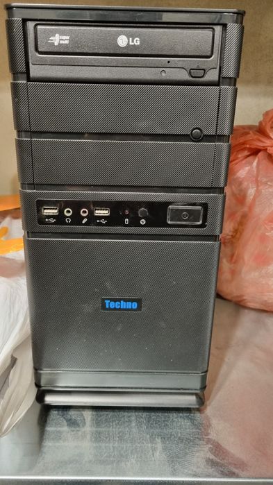 Настолен компютър с монитор intel 2.6ghz\1tb hdd\6gb ram \ 512MB Video