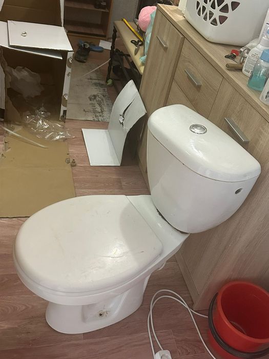 Срочно продам унитаз