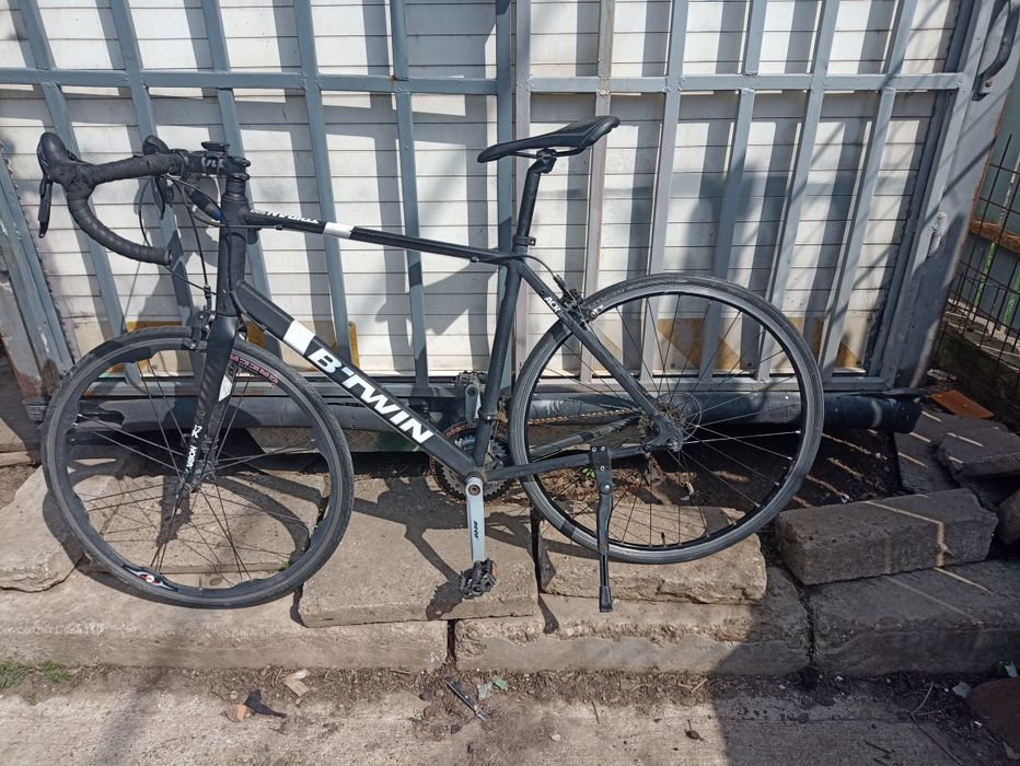 Bicicleta cursiera BTWIN triban 500