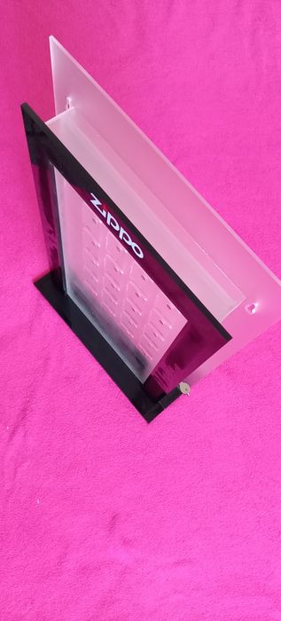 Suport pentru brichete zippo