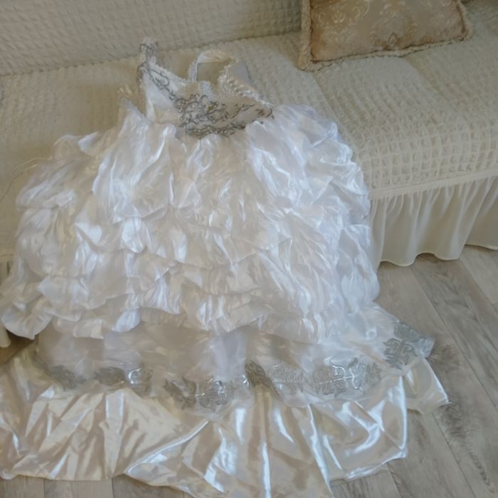 Прадаю свадебное платя или прокат