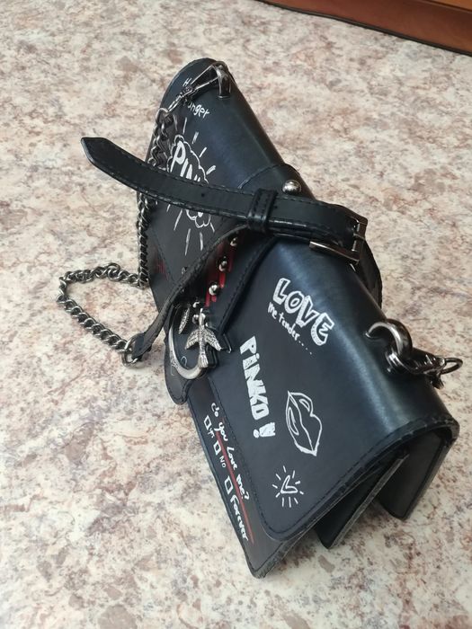 Продаю Сумка Pinko love graffiti чёрная