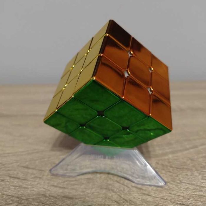 Магнитно кубче Рубик