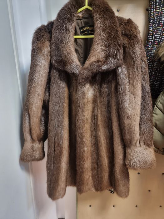 Ново, естествен косъм палто от бобър  swiss made