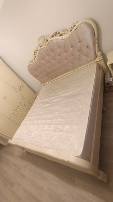 Спальная кровать